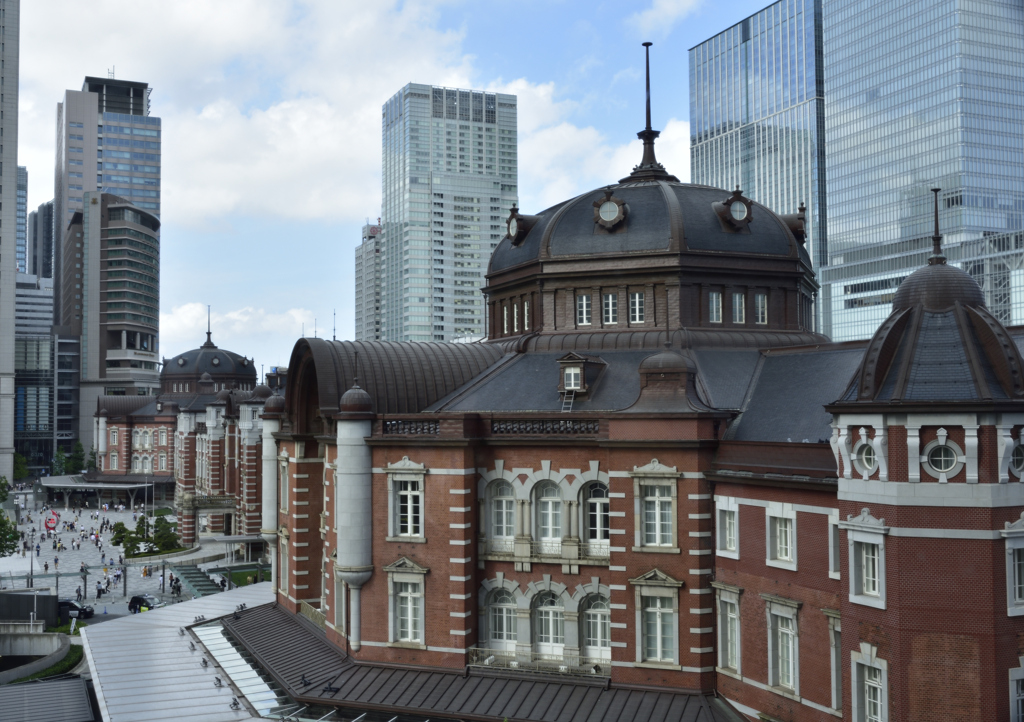 旧東京郵便局局長室の窓から