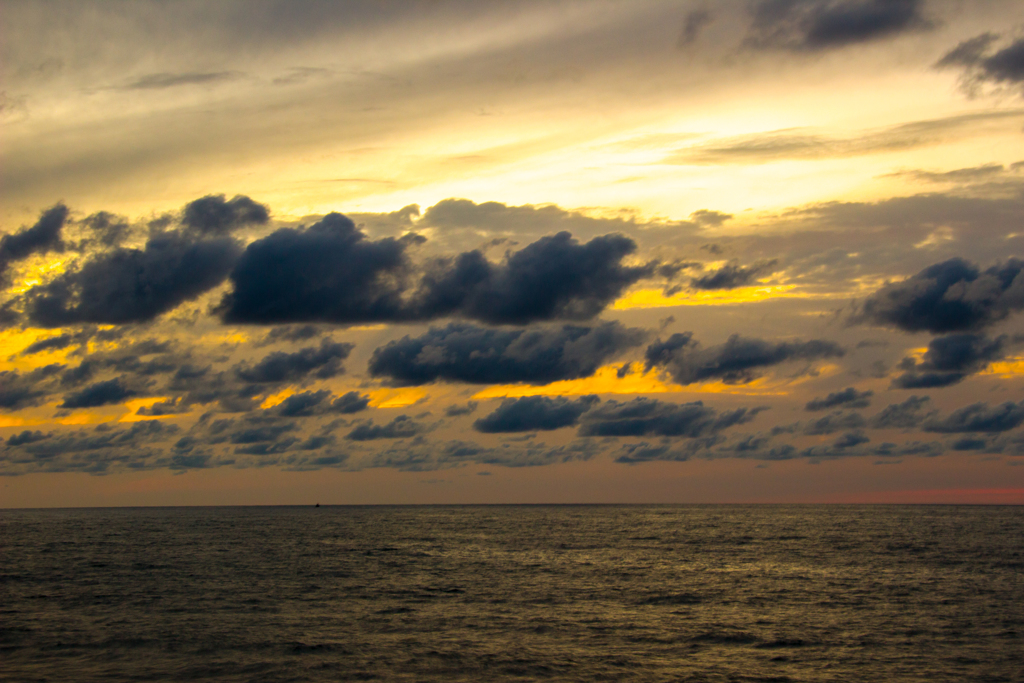 夕方の日本海