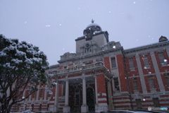 市政資料館 雪化粧 ① スノードーム
