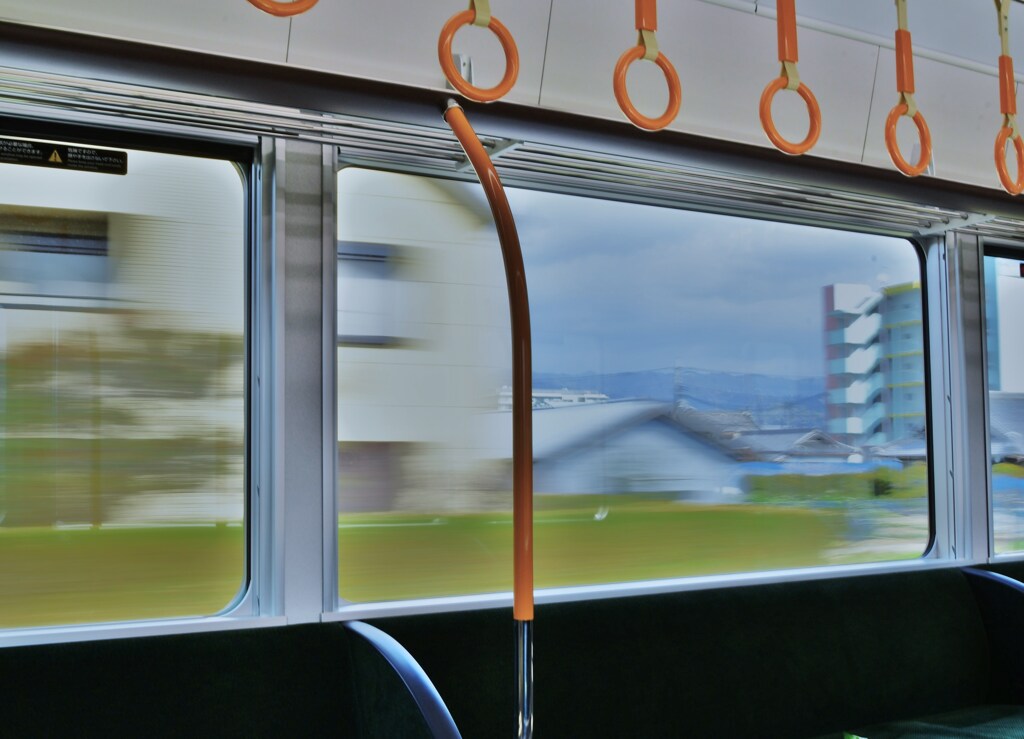 家も飛ぶ