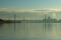 霞む橋