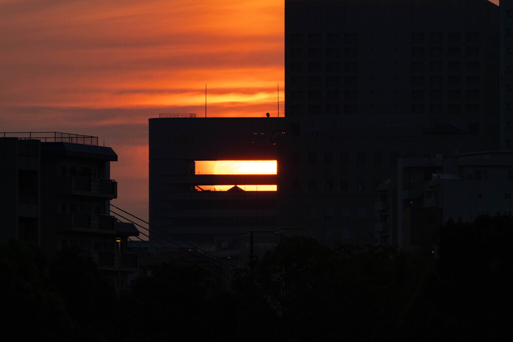 スリットの朝日
