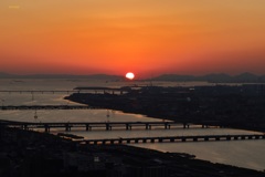 夕日と海峡大橋