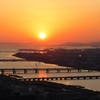 オレンジに染まる海と空