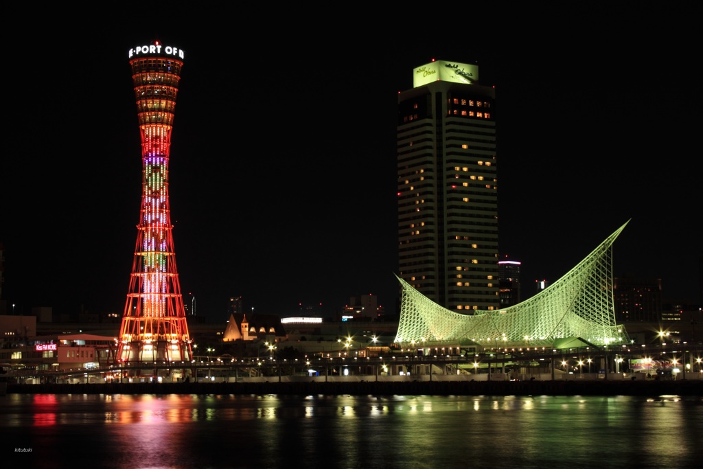 ポートタワー（ひな祭りバージョン）