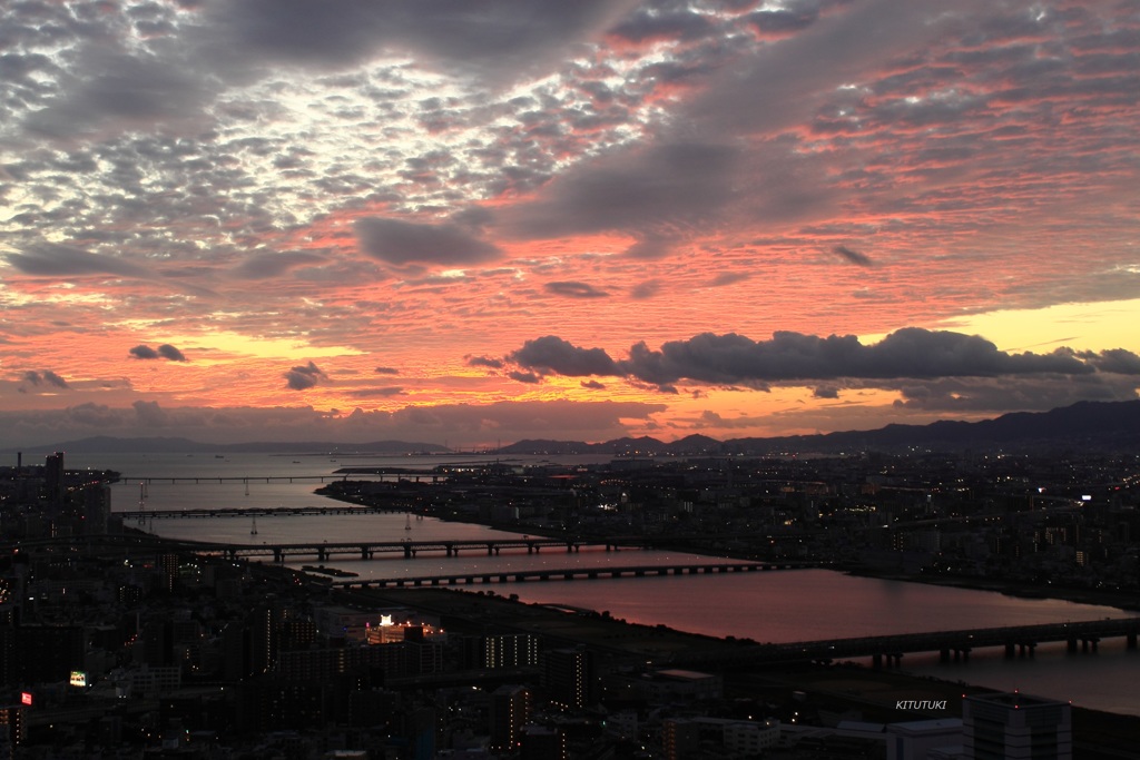 秋の夕焼け雲