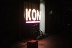 KON