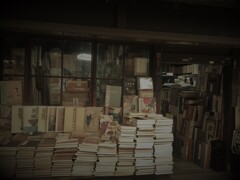街中の光景 ～古書店～