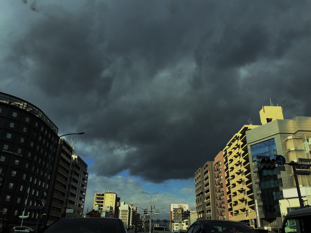 いそがしい空