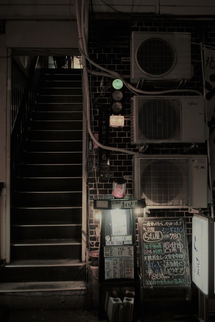 路地裏の風景3 ～階段～