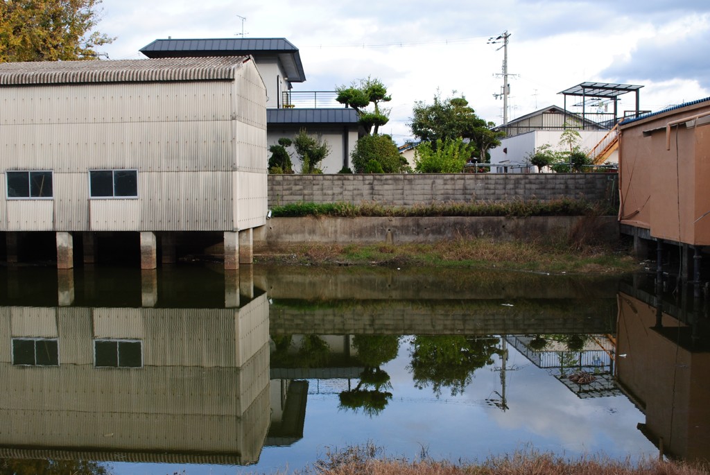 住宅街の映り込み