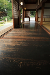 日本最古の学校の廊下