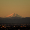 朝日に光る富士山