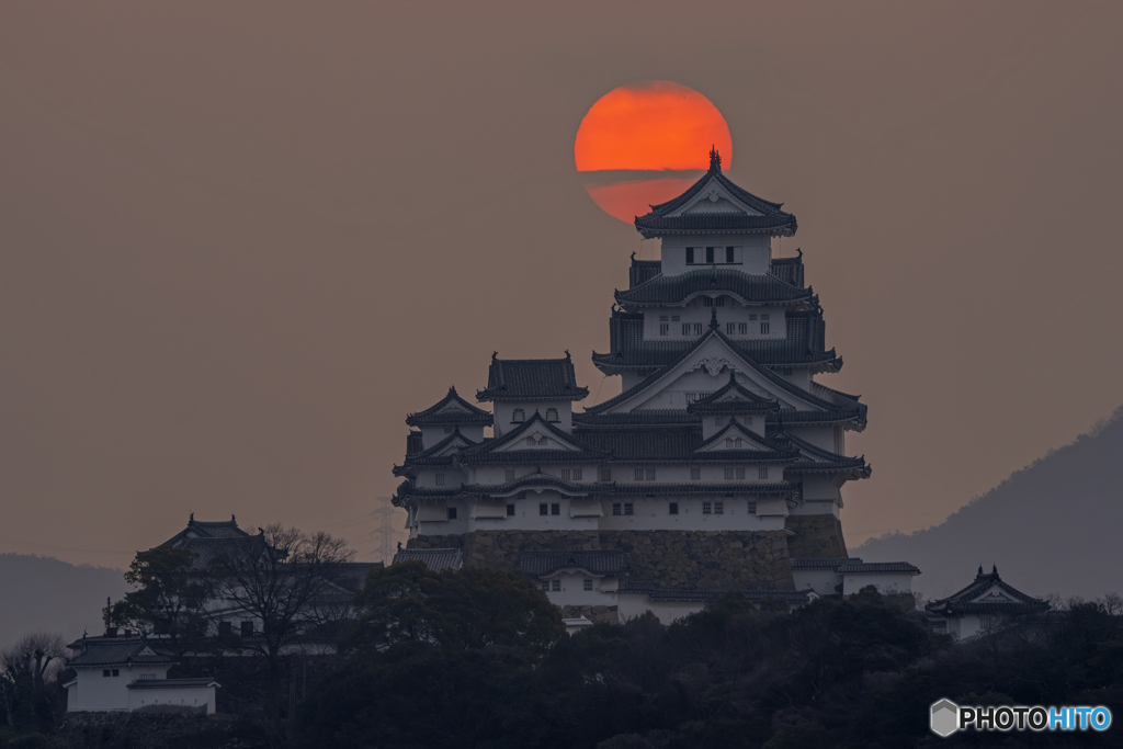 姫路城と朝日①