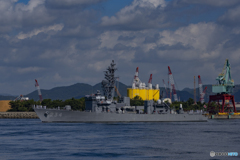 護衛艦「とね」出港①