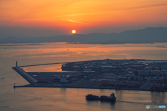 大屋根リングと夕日