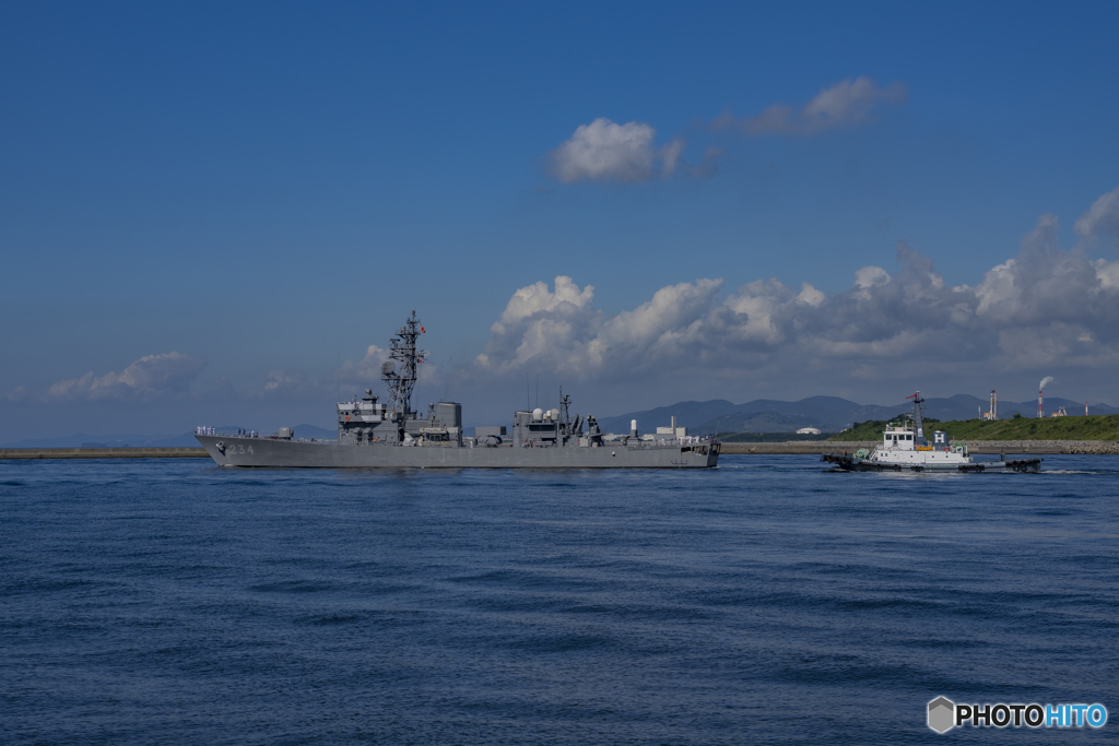 護衛艦「とね」出港②