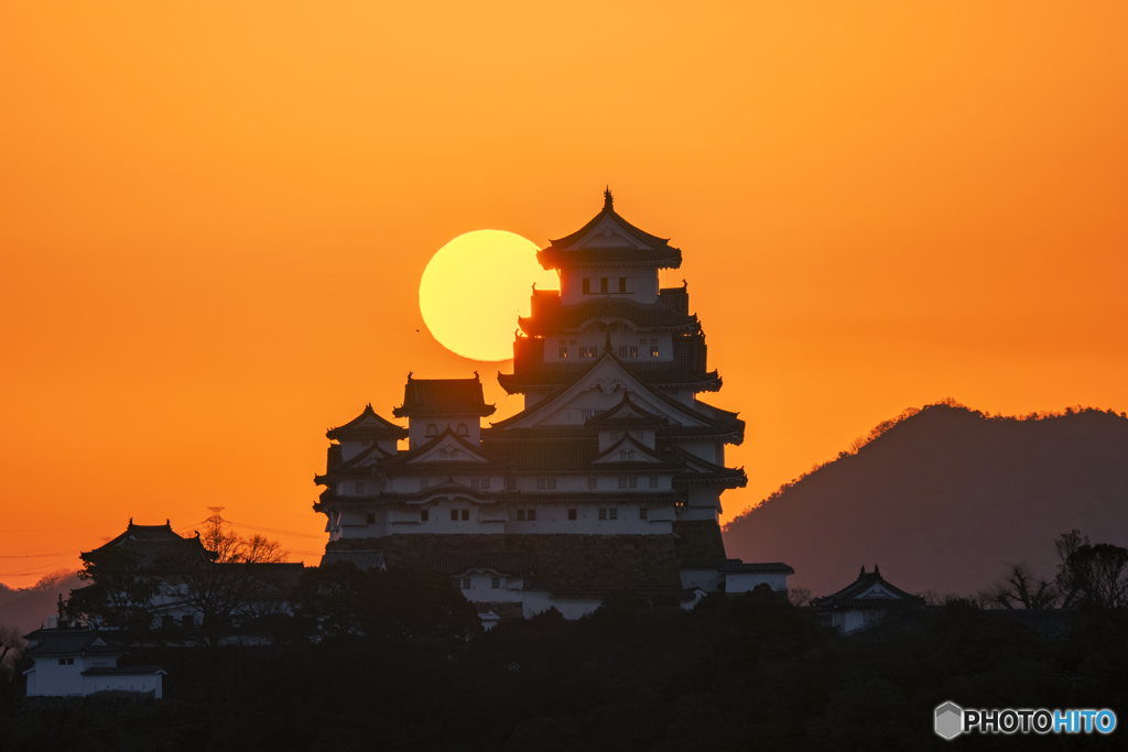 姫路城と朝日①