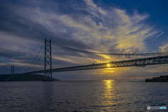 明石海峡大橋と夕日①