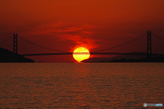 明石海峡大橋と夕日③