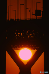 明石海峡大橋と夕日①