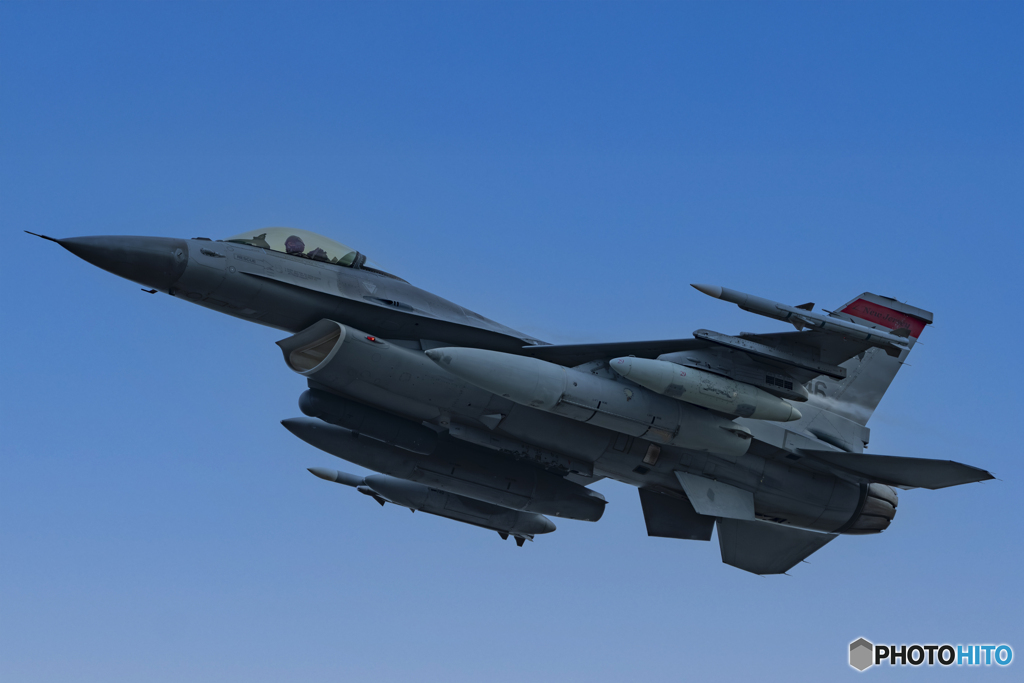 F-16①