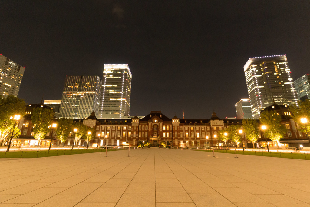 深夜の東京駅