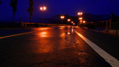 夜明けに向けて雨の山