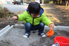 甥っ子、砂場遊び
