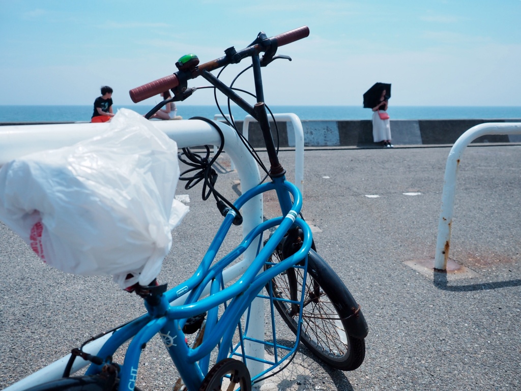 青い自転車