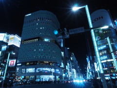 眠らない街