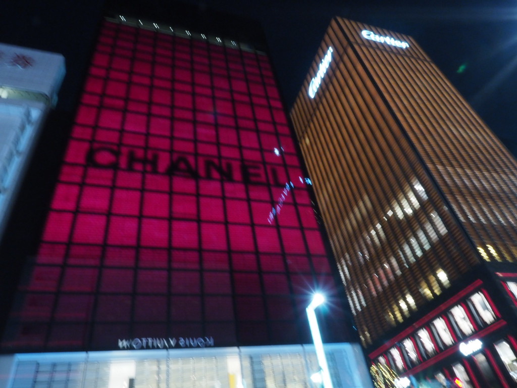 銀座の夜の灯り