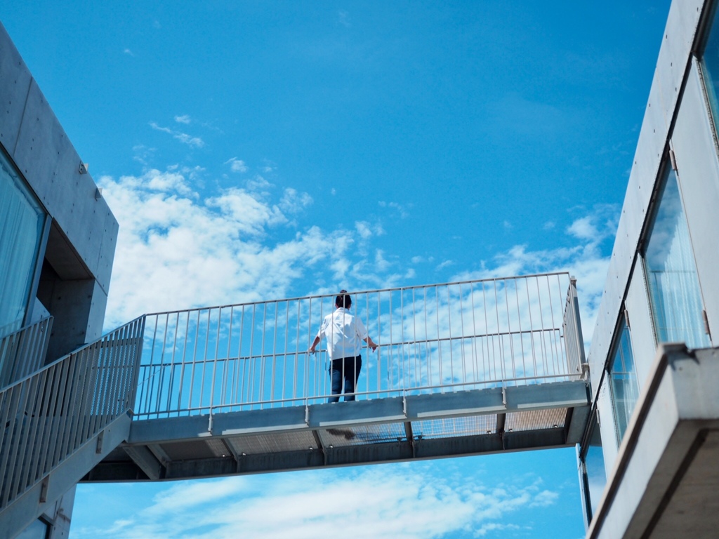 青い空と私