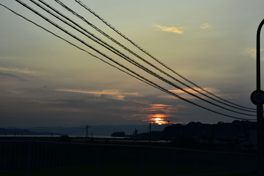 雲からわずかに