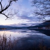 早朝の余呉湖