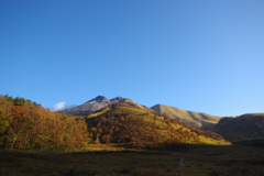 草紅葉の由布岳