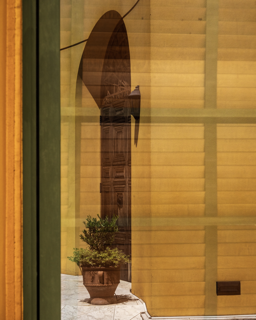 Reflection　ガラリ戸と扉