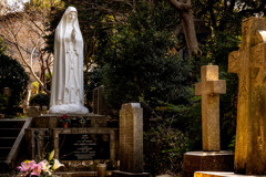 横浜外国人墓地 03　Virgin Mary