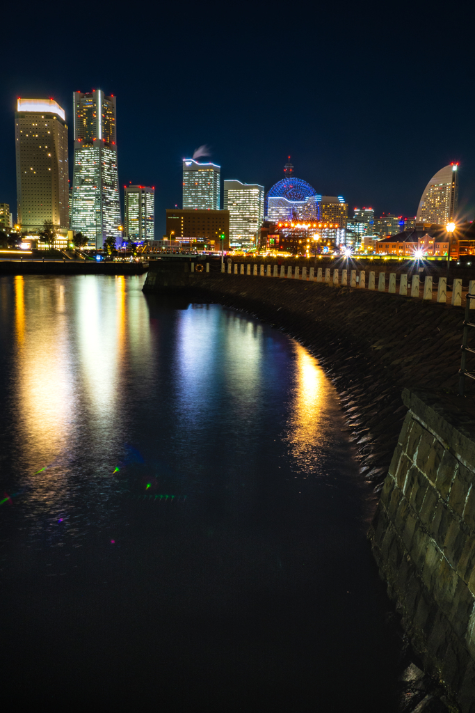 Harbor night 象の鼻防波堤