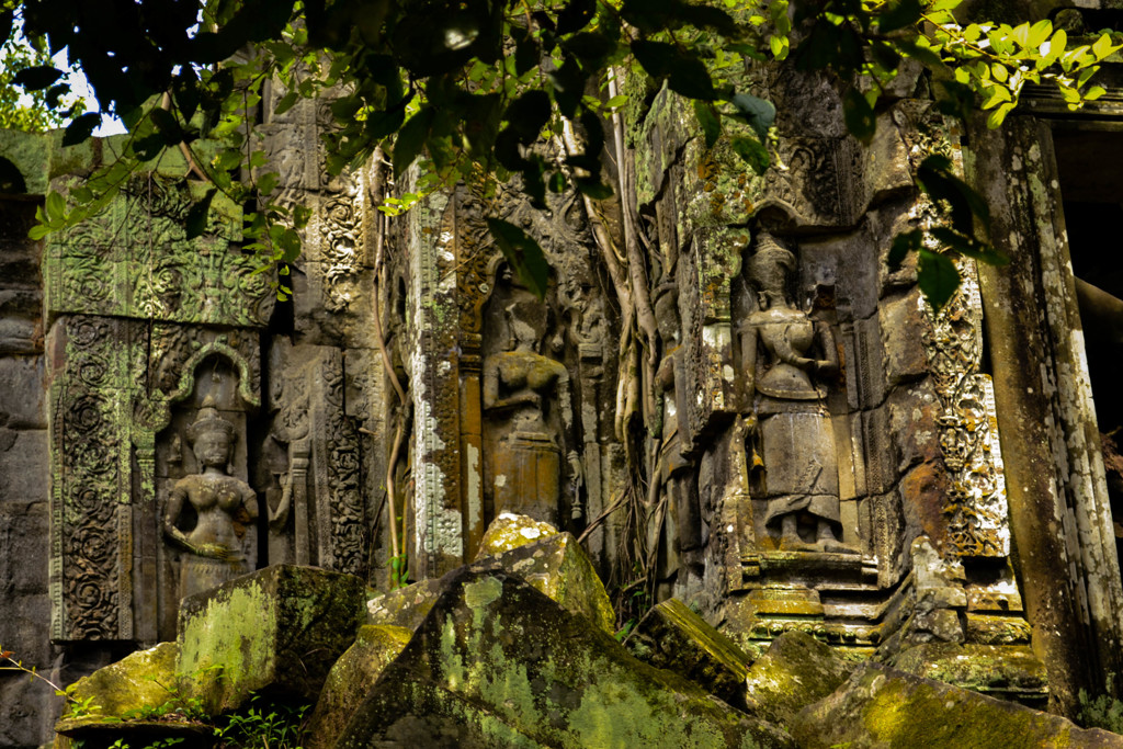 Beng Mealea 05　苔むす女神達