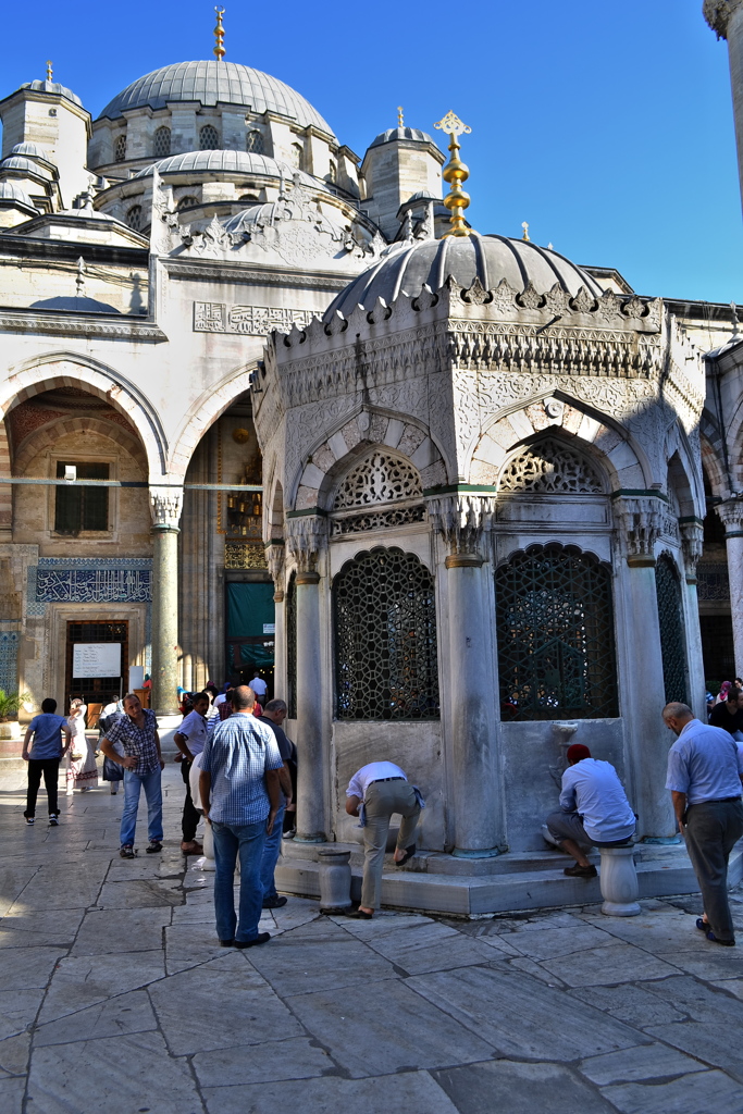 Yeni Cami 02　清めの水場