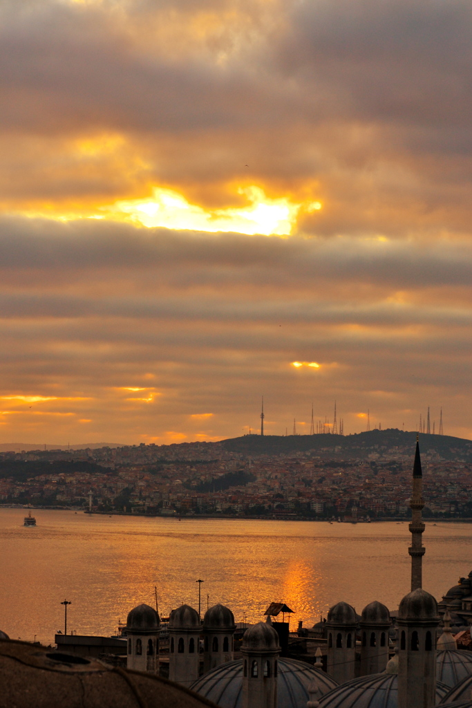 İstanbul 03　ボスポラス海峡の朝焼け