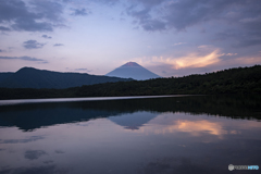 西湖に写った富士山