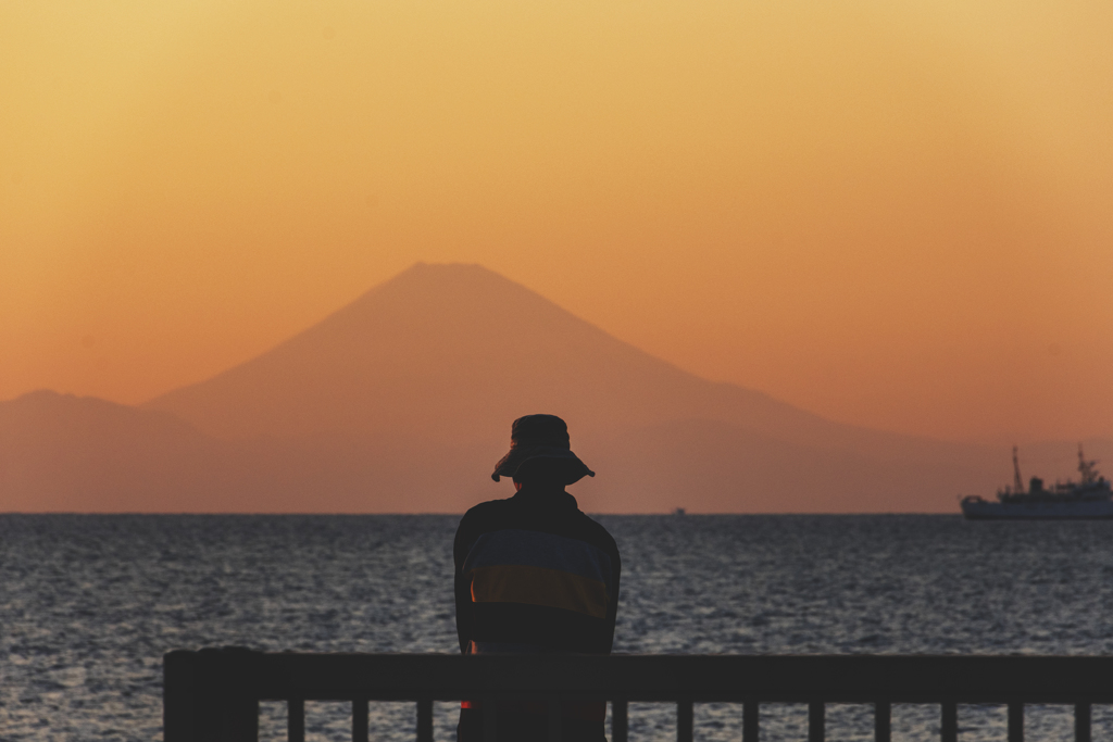 夕焼けに浮かんで