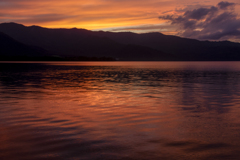 夕焼けの屈斜路湖