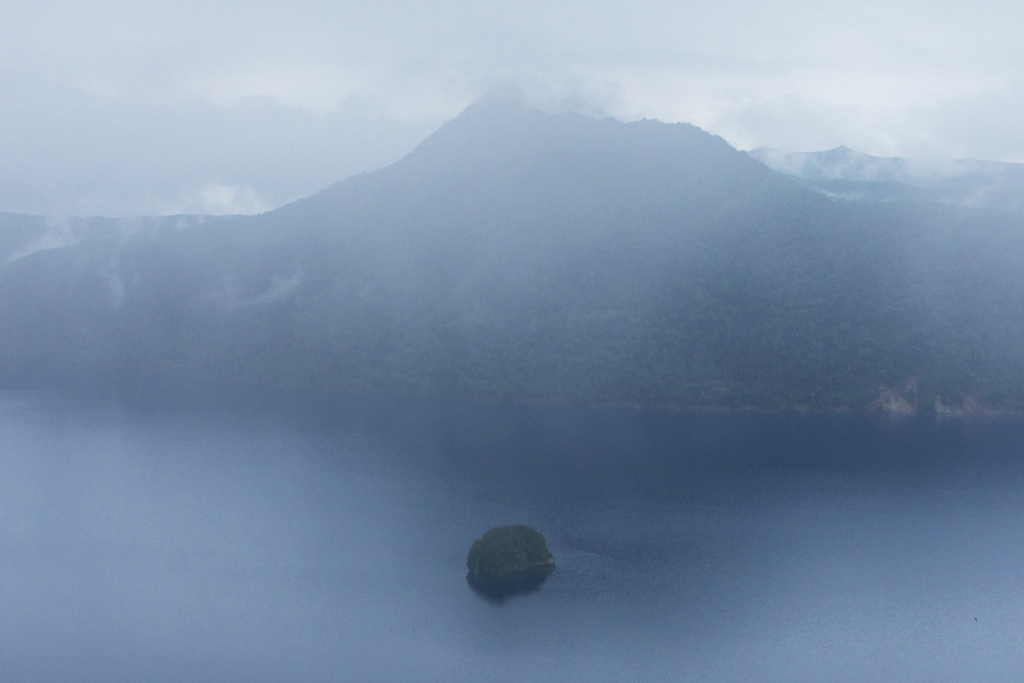 霧の摩周湖