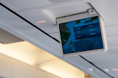 機内