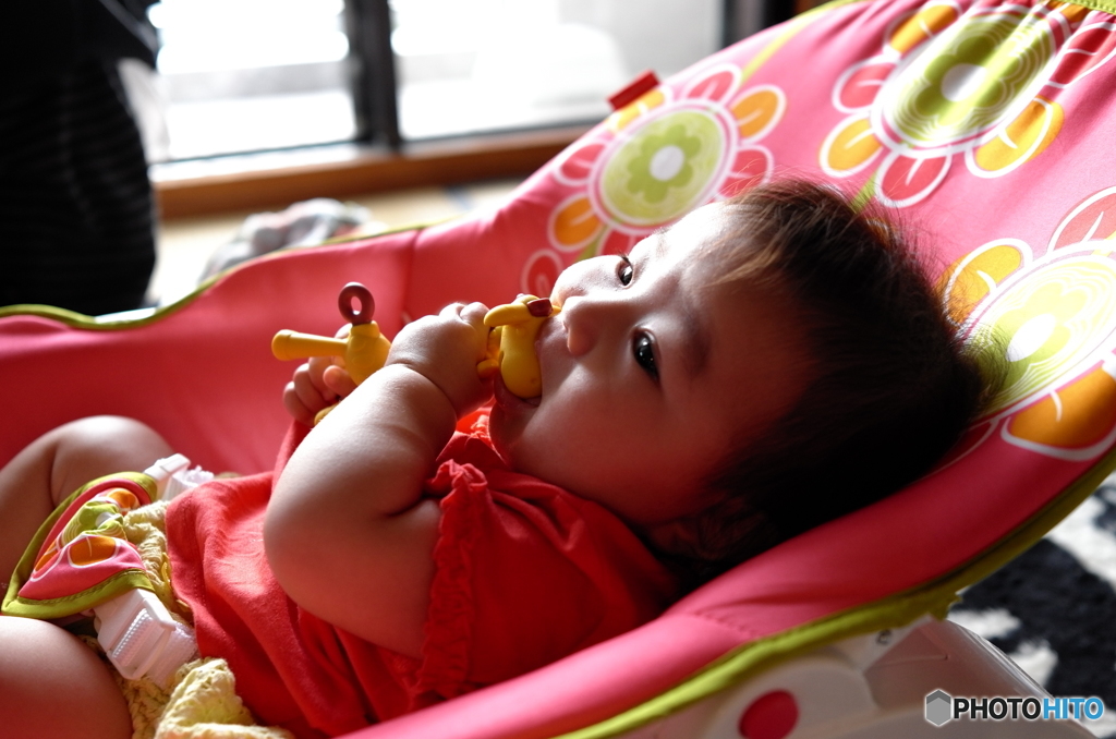 すると赤子はキリンの頭を食べてしもうたとさ。