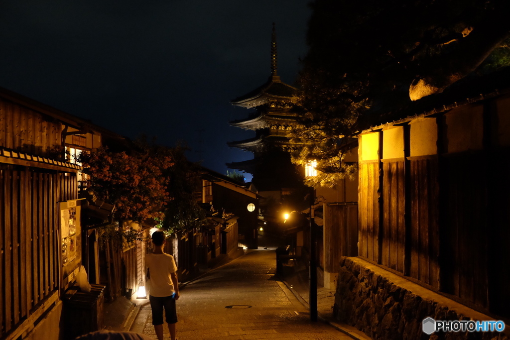 京都 八坂通と八坂の塔