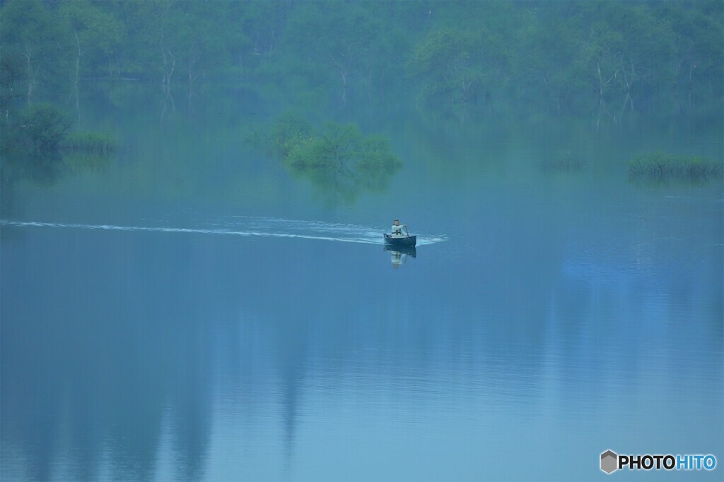 静かな湖畔